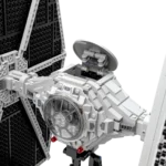 Nahaufnahme des Cockpits des TIE-Fighters aus dem LEGO-Set Nummer 75095